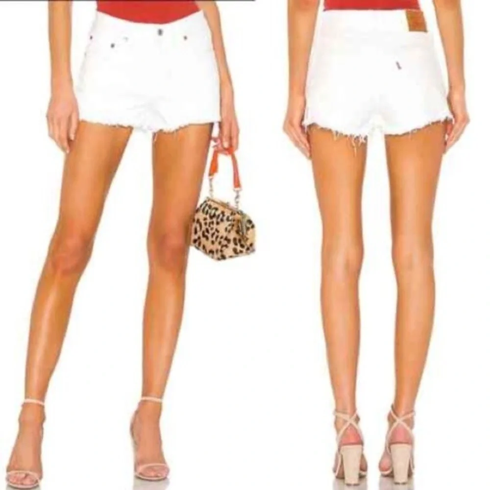 LEVI'S‎ 501 Denim Jean Short in Pearly White Size W30